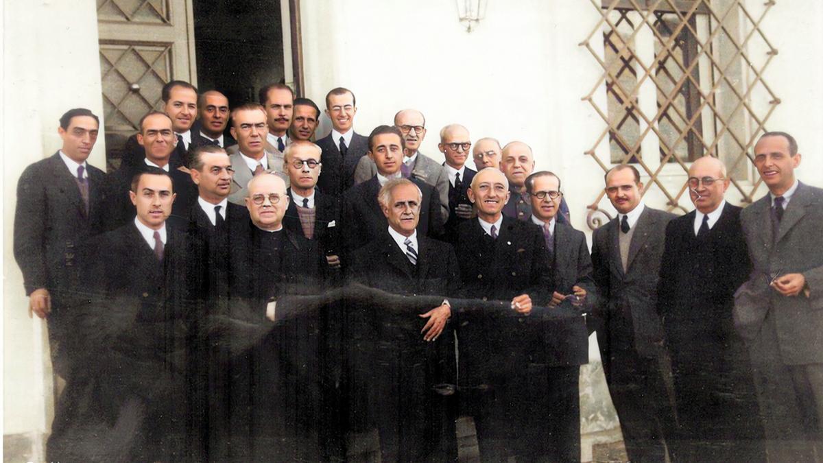 Año 1946. Autoridades asistentes a la inauguración de la Aduana del Puerto. / Colección de F. Sala