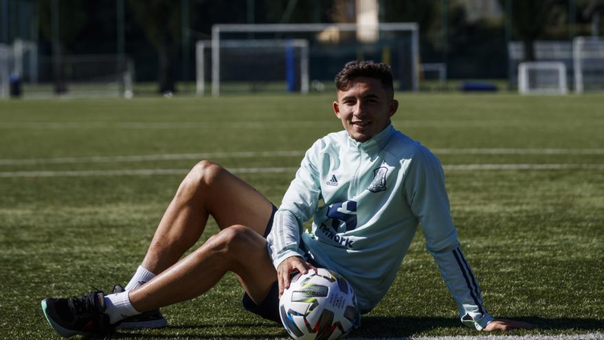 Yeremi Pino, la súper estrella del Villarreal, confiesa sus sensaciones tras debutar con España