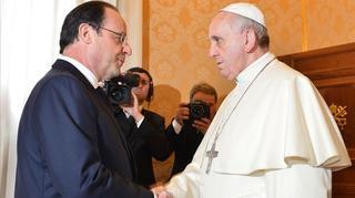 El Papa recibe a Hollande en un ambiente tenso