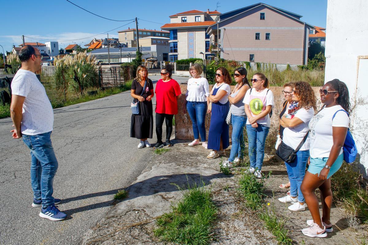 La calle Ameixeiras, que carece de aceras en un buen tramo de la misma