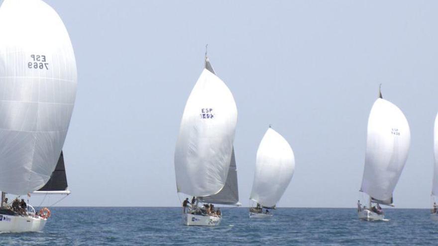 Treinta embarcaciones en el &quot;Trofeo Dos Islas a Dos&quot;