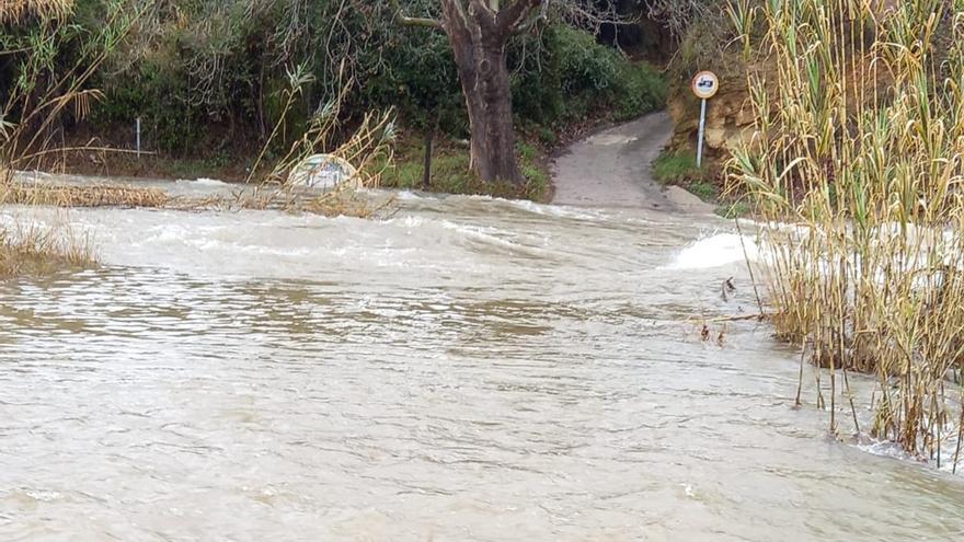 ¿Qué caminos y puentes están cortados por la lluvia en Segorbe?