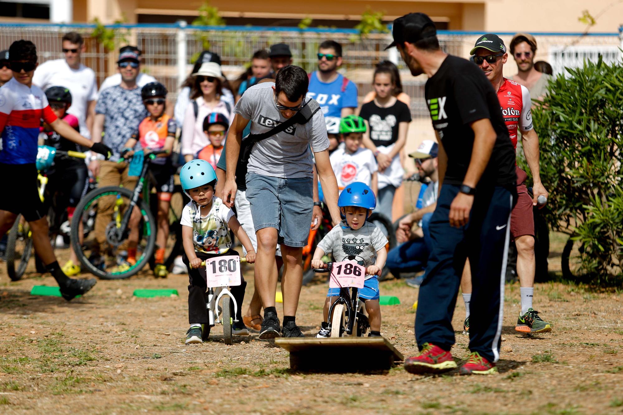 Los más pequeños de Ibiza aprenden a manejar con Bicykids