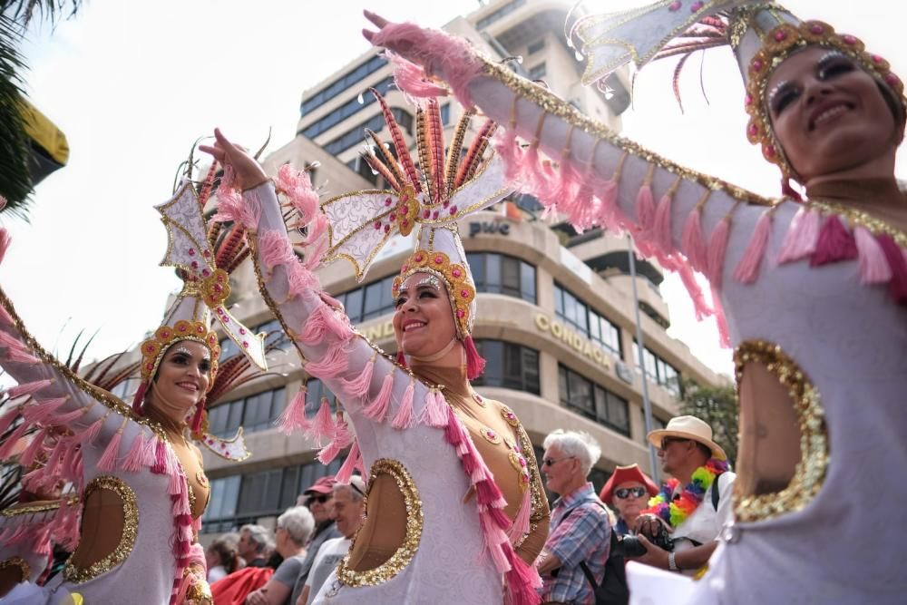 Carnaval de Día del Sábado de Piñata de Santa Cruz