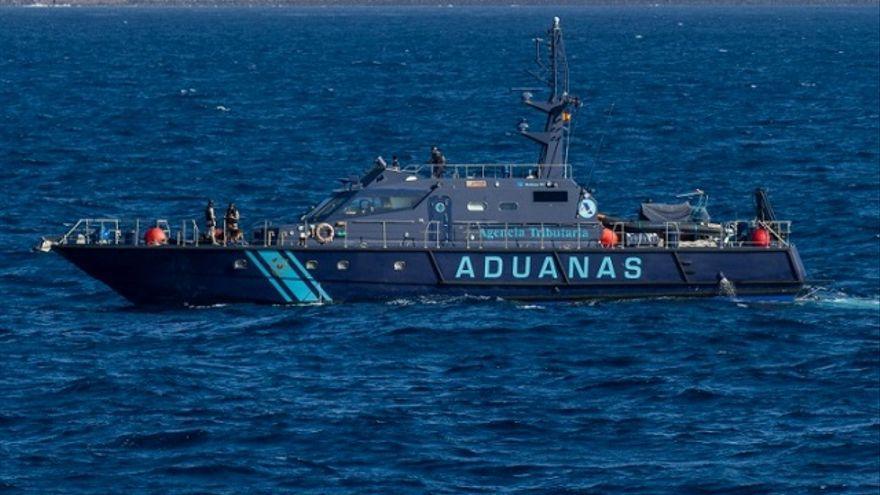 Interceptado un pesquero al sur de Canarias con 18.000 kilos de hachís