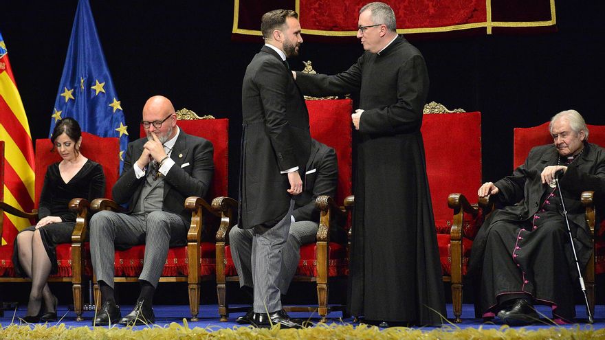 Así ha sido el pregón de Semana Santa de Elche a cargo de Francisco Sabater