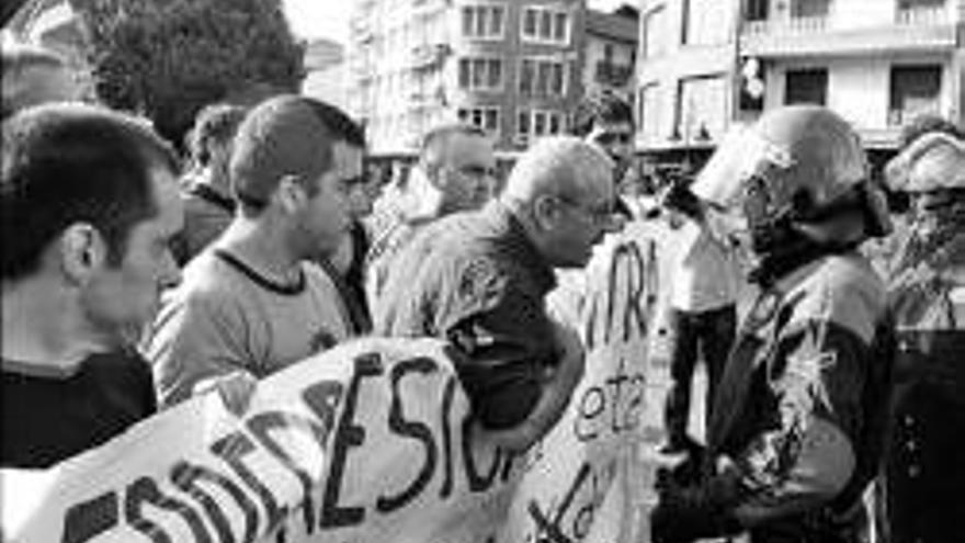 Una concentración tolerada en Amorebieta sustituye la marcha