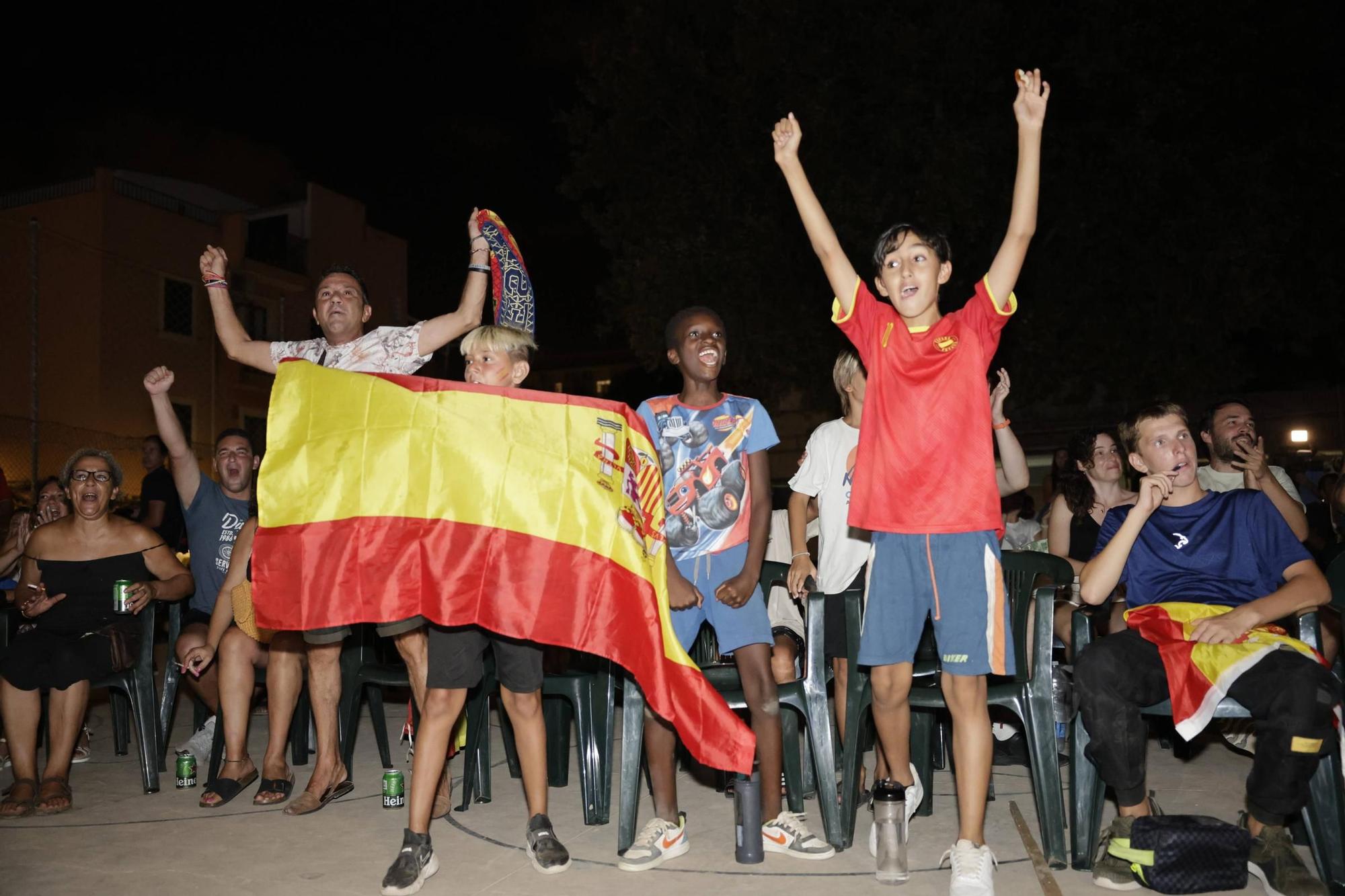 El Molinar estuvo al lado de Juana Camilión en la final del 3x3 de la selección española en París