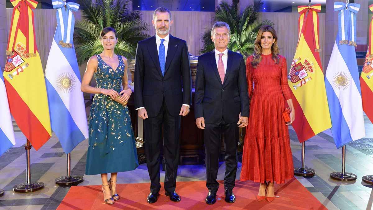 Duelo de estilo entre la reina Letizia y Juliana Awada en Argentina