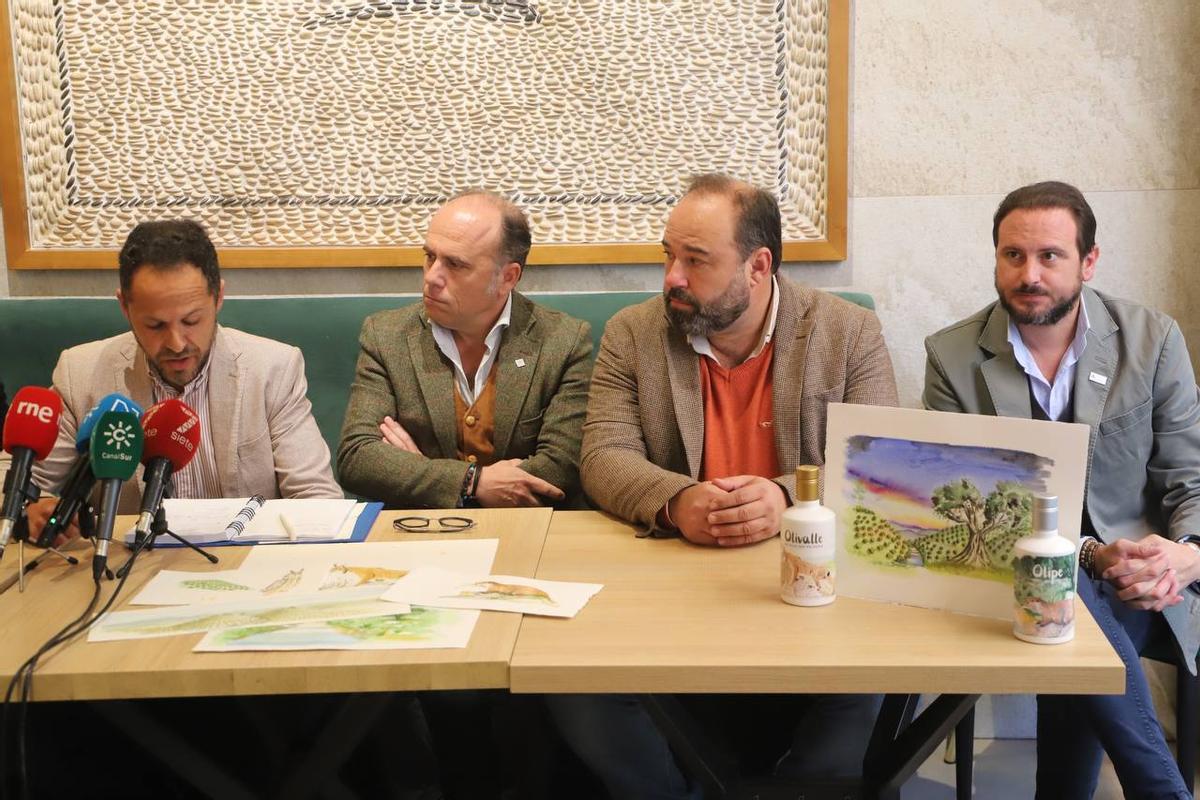 Presentación del balance de campaña de Olipe en la tienda de Covap en Córdoba.