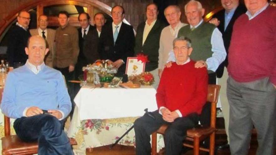 Asistentes a la cena de La Corra el pasado día de los Santos Inocentes, en el restaurante La Gruta.