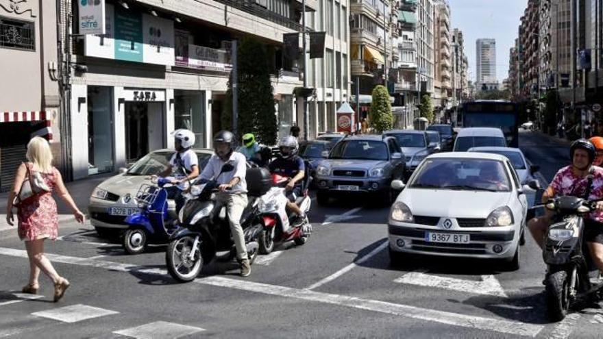 La Concejalía de Movilidad, en manos del PSOE, prevé peatonalizar la avenida de Maisonnave el próximo año.