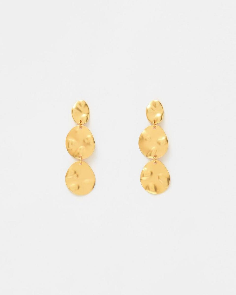 Pendientes dorados de Bimba y Lola (precio: 22 euros)