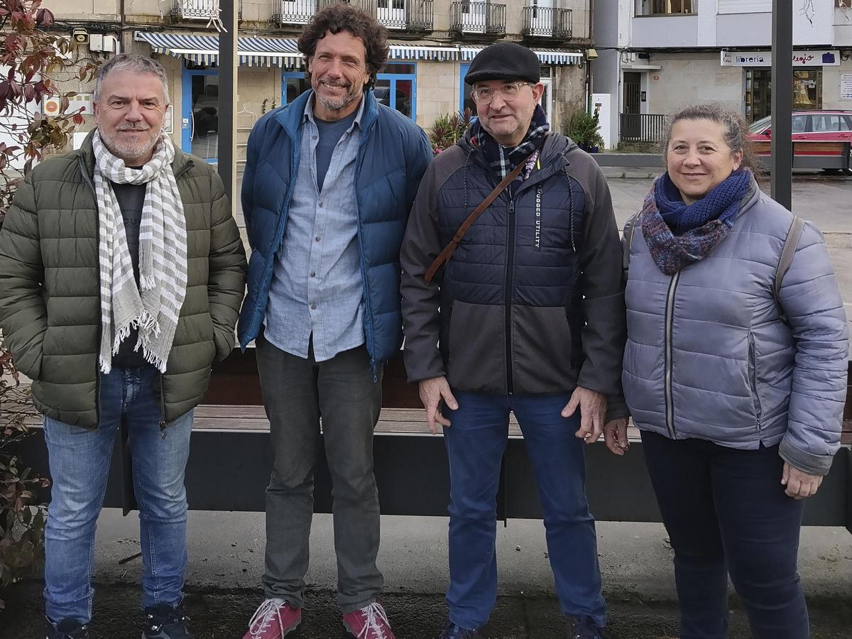 Fernando Malvar y Xosé Manuel Cal, en el centro, flanqueados por Xabier Lourenzo y Sol Seoane