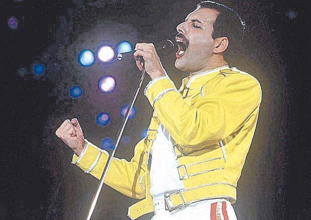 Freddie Mercury, en un concierto de Queen.