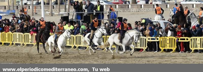 GALERÍA DE FOTOS -- Orpesa celebra Sant Antoni con carreras y bendición de animales