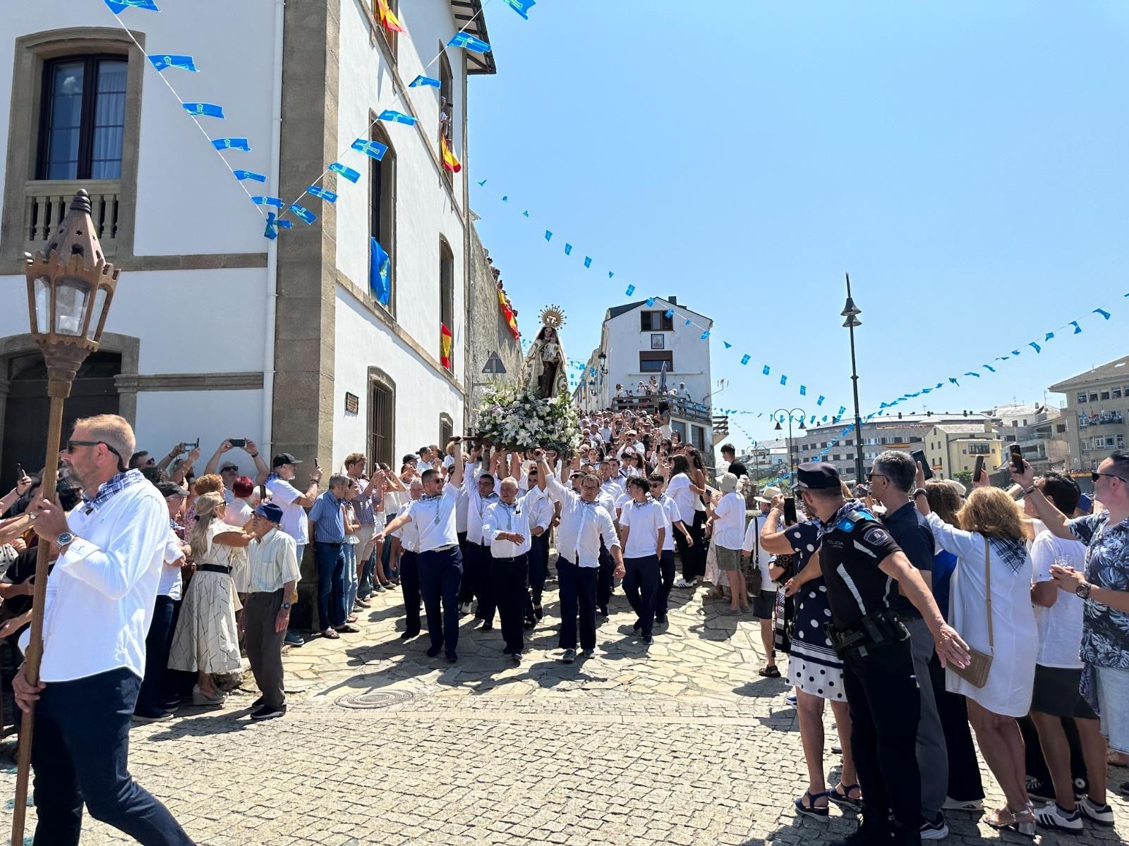 EN IMÁGENES: La procesión de la virgen del Carmen en Tapia de Casariego