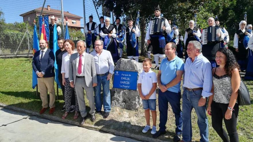 Guillén Lafuerza estrena placa en recuerdo de &quot;La Pixarra&quot; entre gritos de &quot;Hala Oviedo&quot;