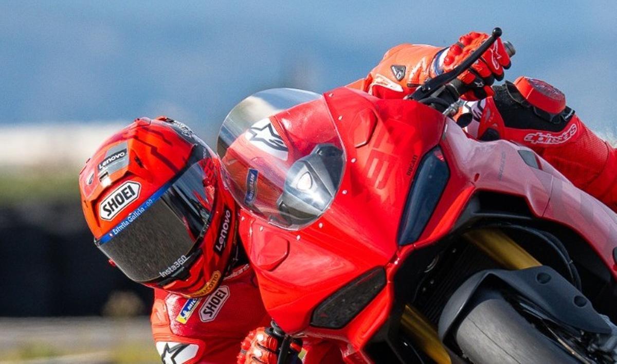 Marc Márquez, ayer, en el circuito Aspar, en Valencia, con una Ducati mejorada de serie.