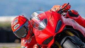 Marc Márquez, ayer, en el circuito Aspar, en Valencia, con una Ducati mejorada de serie.