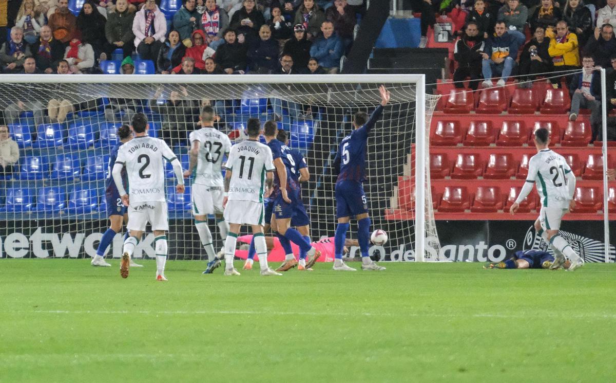 Las mejores imágenes del CD Eldense - SD Huesca (2-1) de la Jornada 13 de la Liga Hypermotion Las mejores imágenes del CD Eldense - SD Huesca (2-1) de la Jornada 13 de la Liga Hypermotion