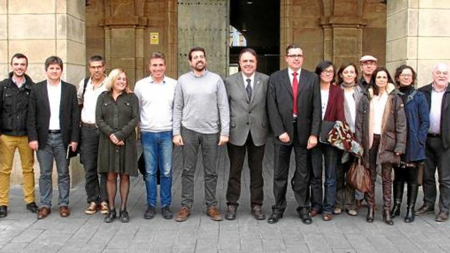 Representants de les administracions, entitats i organismes participants al projecte de simbiosi industrial