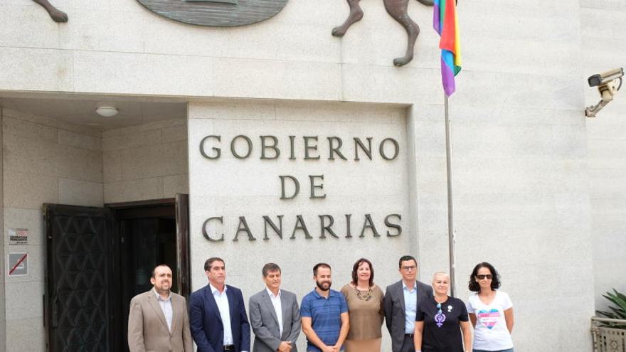 Canarias se suma a la celebración del Día Internacional del Orgullo LGBT con la lectura de un manifiesto