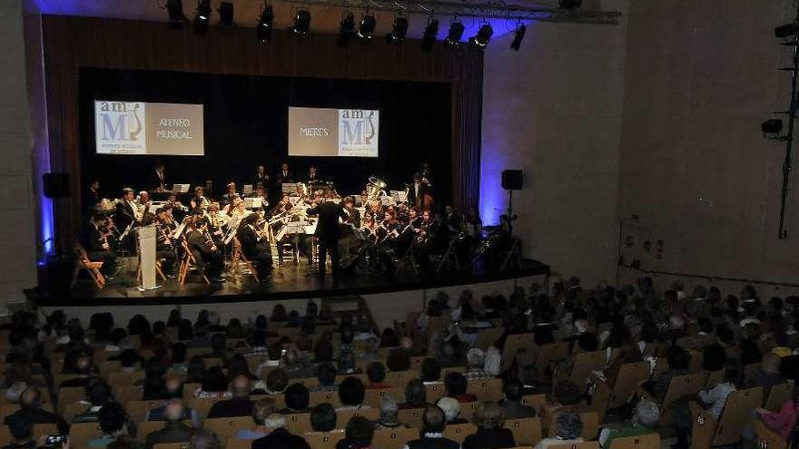 El concierto de la Banda Sinfónica del Ateneo Musical de Mieres.
