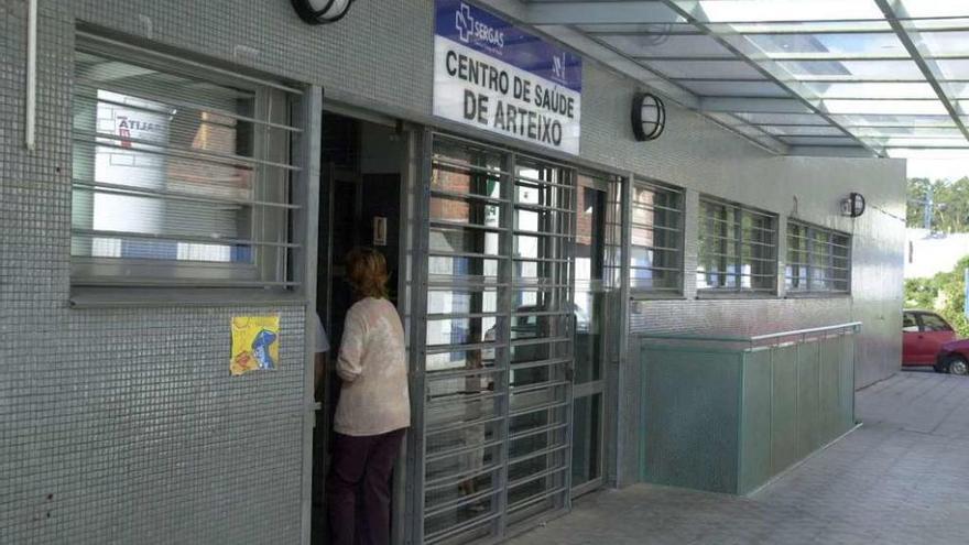 Fachada del centro de salud de Arteixo.