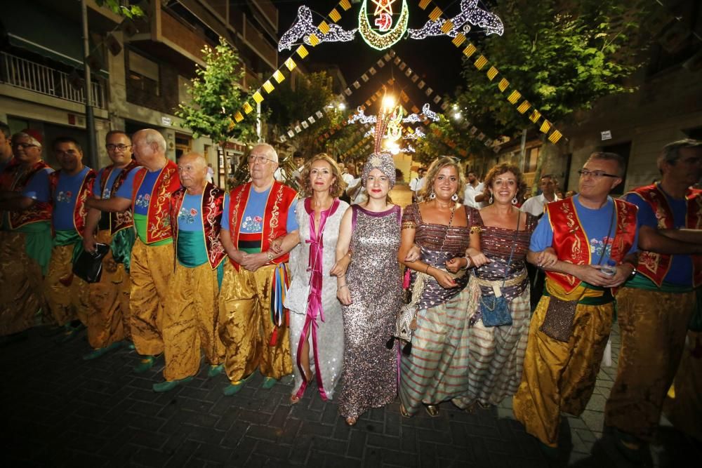 La villa turronera cae en manos del bando musulmán tras un atronador Alardo y la Embajada en la segunda jornada de los Moros y Cristianos.