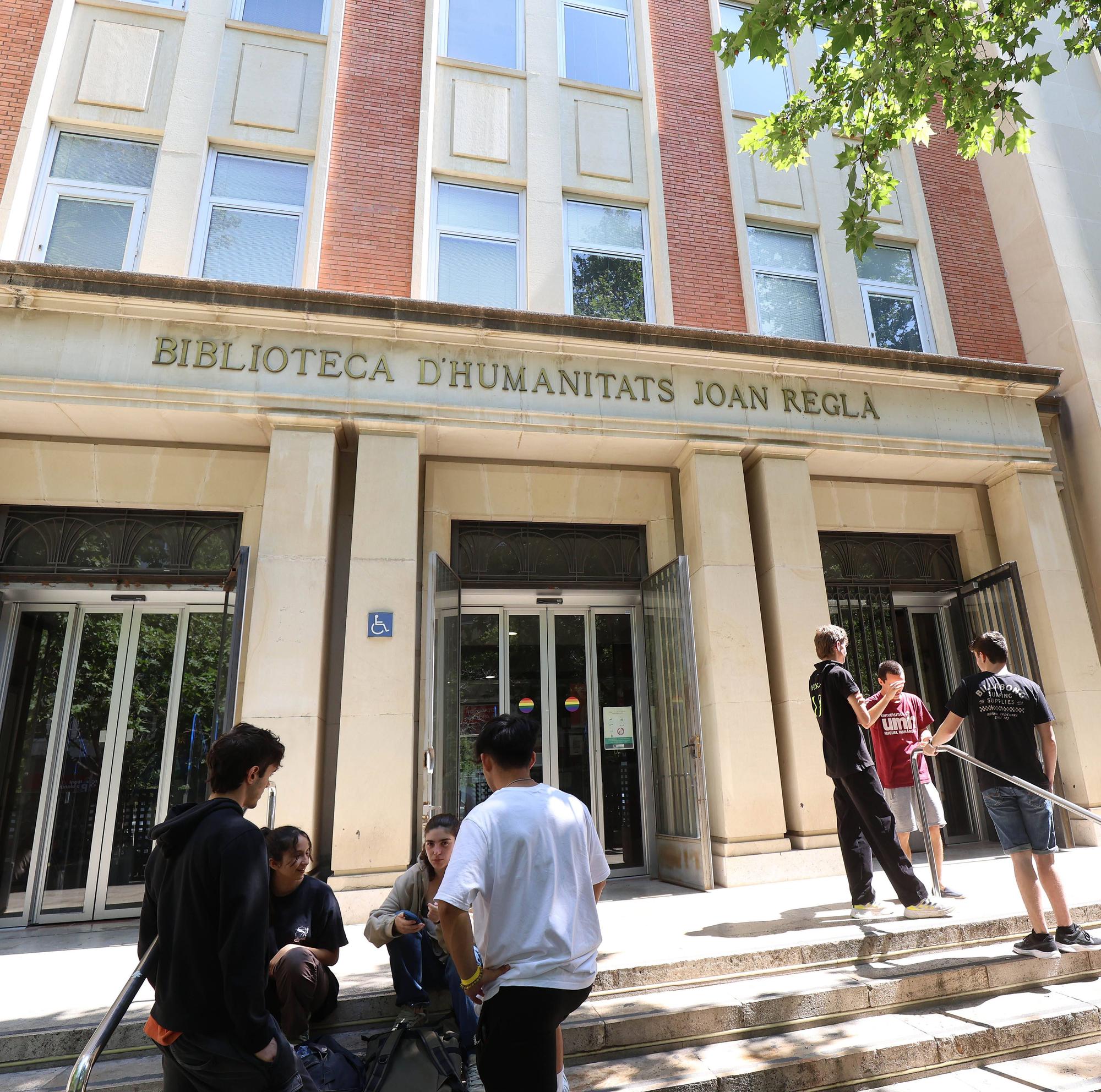 Así se viven las horas previas a la PAU en las bibliotecas