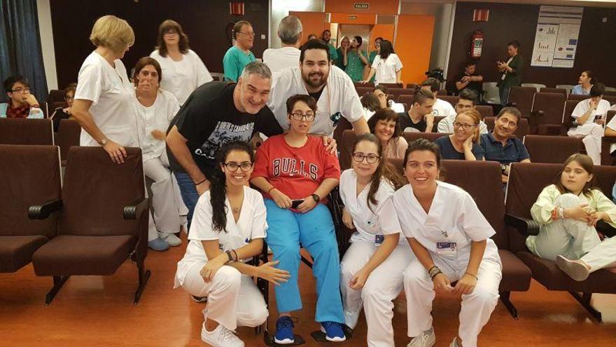 El Real Zaragoza, Zaragoza Femenino y Kase.O visitan el Hospital Infantil