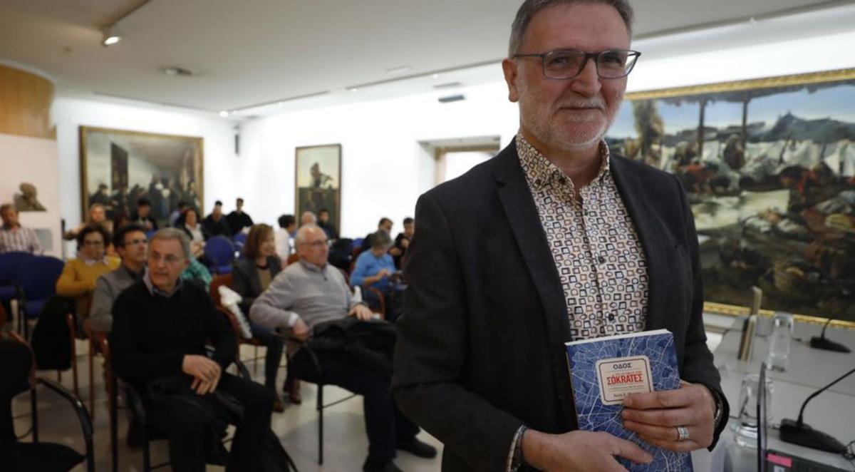 Alonso, en la presentación de su libro en la pinacoteca. | Luisma Murias