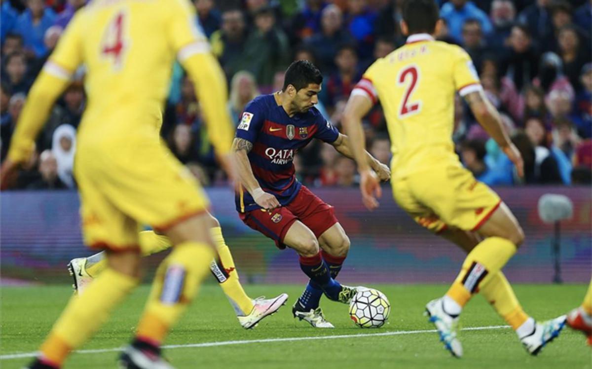 Luis Suárez hizo añicos a la zaga del Sporting