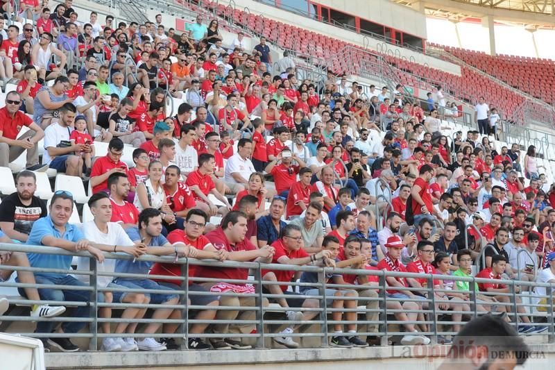 Presentación de Aquino