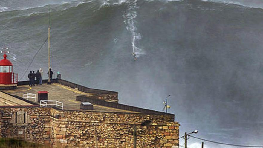 La ola más grande jamás surfeada