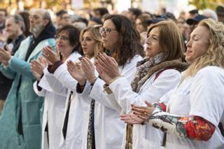 El colapso de la sanidad pública arrastra a la privada: listas de espera de hasta mes y medio para una resonancia