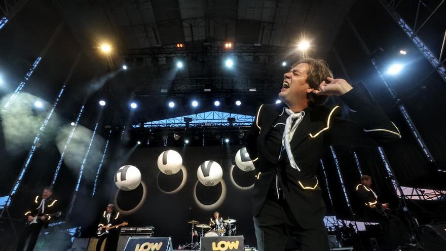 Un terremoto llamado The Hives sacude el Low Festival en Torrevieja