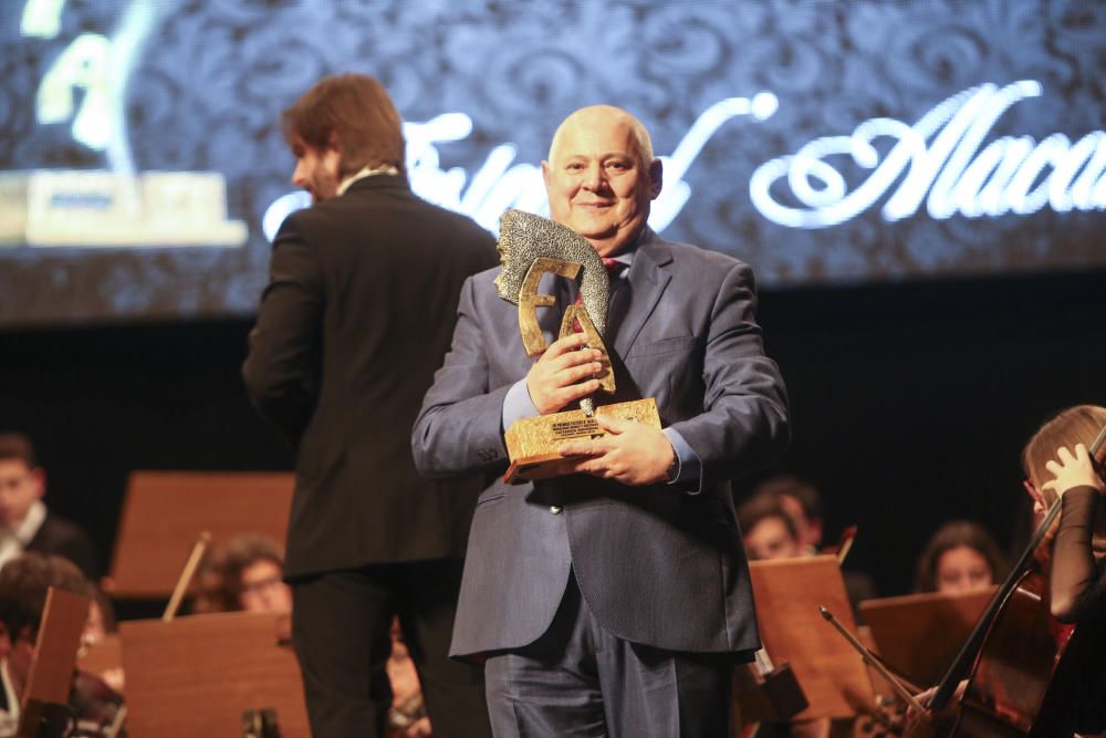 El premio individual de Moros y Cristianos fue para Emilio Carretón.