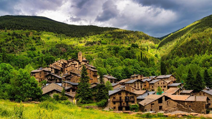 El enigma del pueblo español al que no puedes llegar desde España