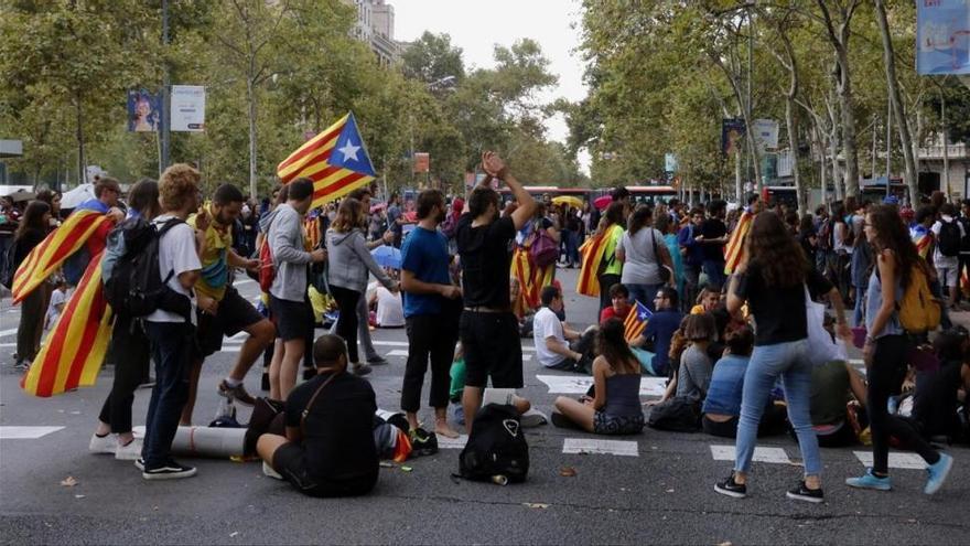 Los estudiantes ocupan el edificio histórico de la Universidad de Barcelona