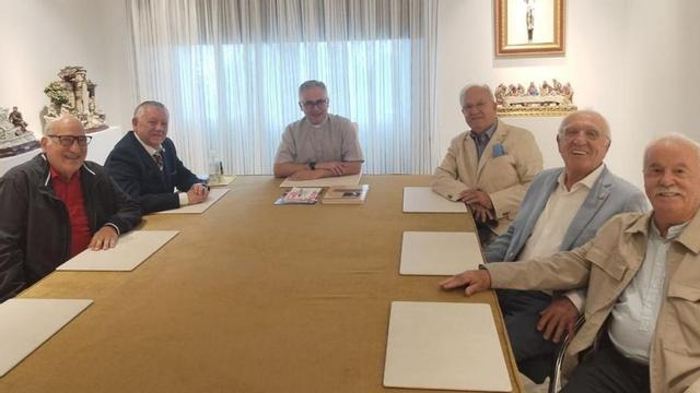 El obispo recibe a la junta directiva de Marinetea