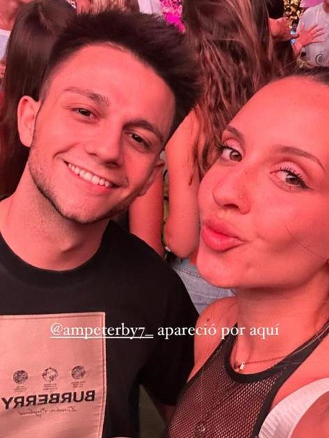 Un selfie entre Ampeter y Carla Alegría.