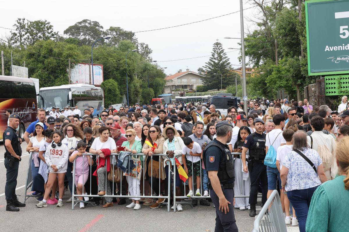 Vigo se rinde al desfile de la Fuerzas Armadas Vigo se rinde al desfile de la Fuerzas Armadas