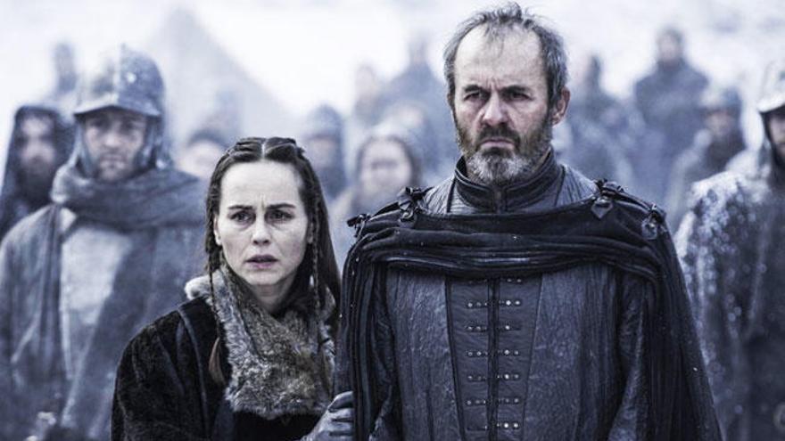 Stannis Baratheon y su mujer.