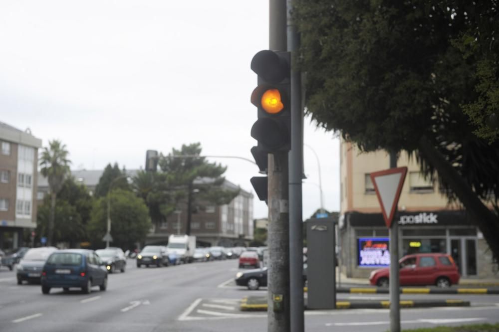 Alarma al averiarse el semáforo de Solymar