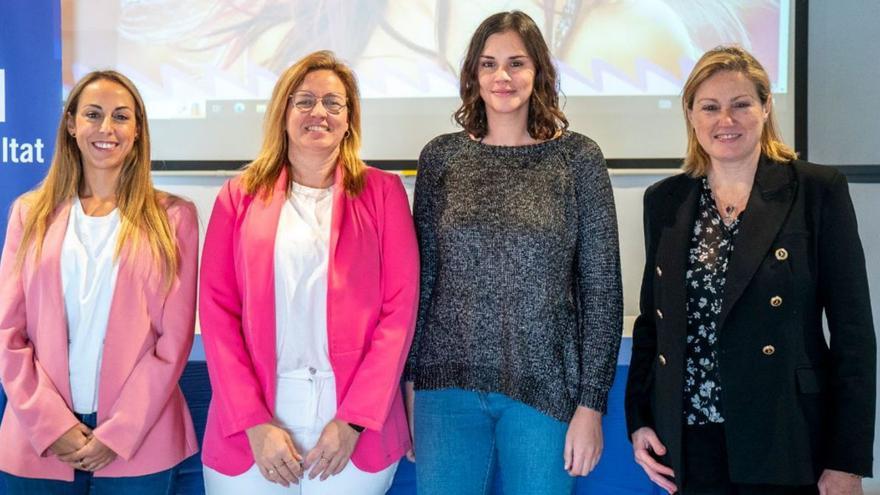 Sara Barbado, Catiana Fuster, Nadia Nemer y Carol Escandell, ayer en la presentación. | AE