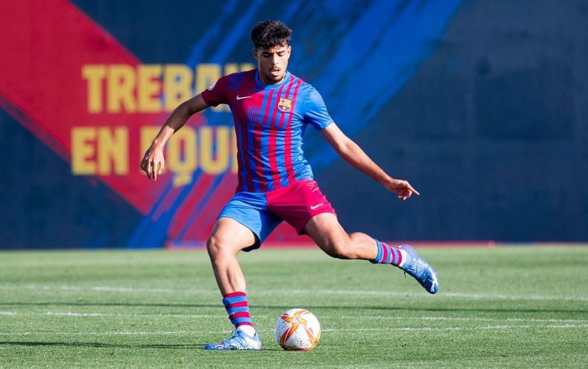 Chadi Riad (17/06/2003) - Defensa: El mejor defensa azulgrana. Contundente por arriba y mejorando con el balón en los pies. El club apuesta por él Chadi Riad (17/06/2003) - Defensa: El mejor defensa azulgrana. Contundente por arriba y mejorando con el balón en los pies. El club apuesta por él