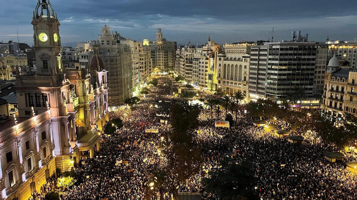 Así ha comenzado la manifestación de hoy en Valencia contra Mazón por su gestión de la DANA.