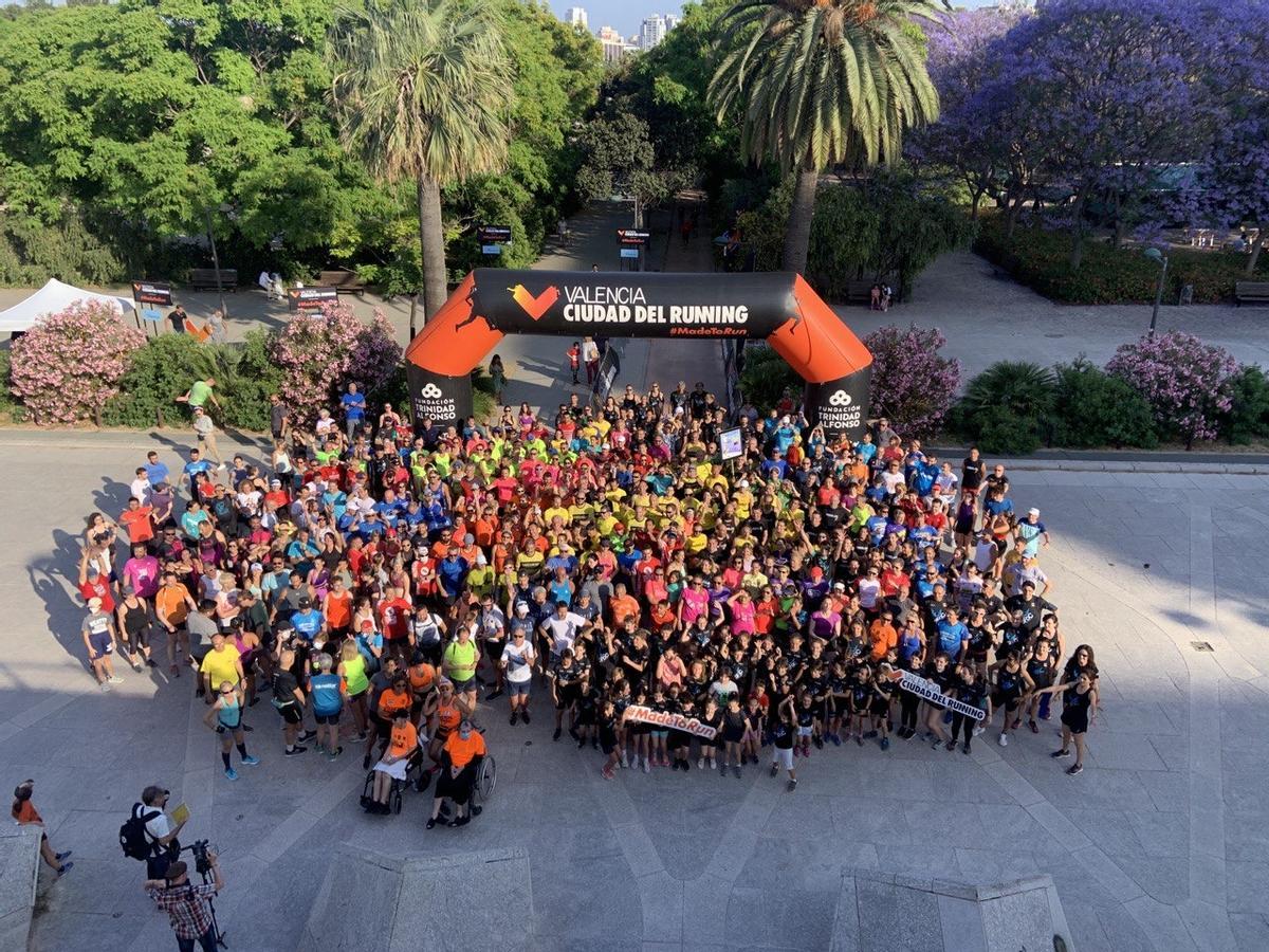 Participantes en el acto oficial del Global Running Day en València este miércoles 1 de junio